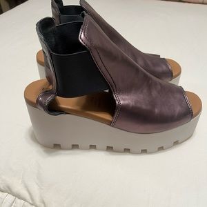 Brand new Ethem wedge shoes.  Women size 39. Style is Vera Pelle